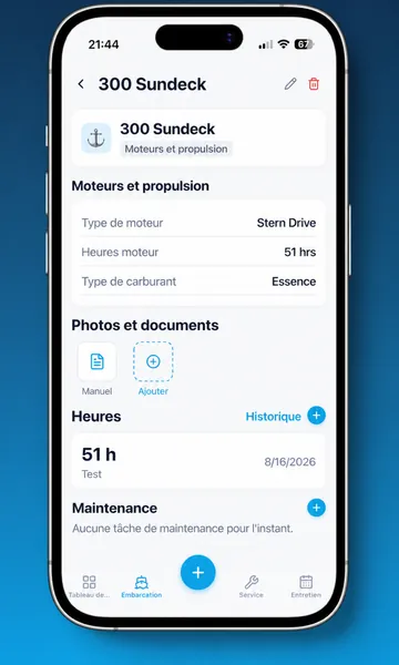 Fiche d'équipement Skipper360 pour un moteur, avec les caractéristiques, les documents joints, les heures enregistrées et l'entretien à venir